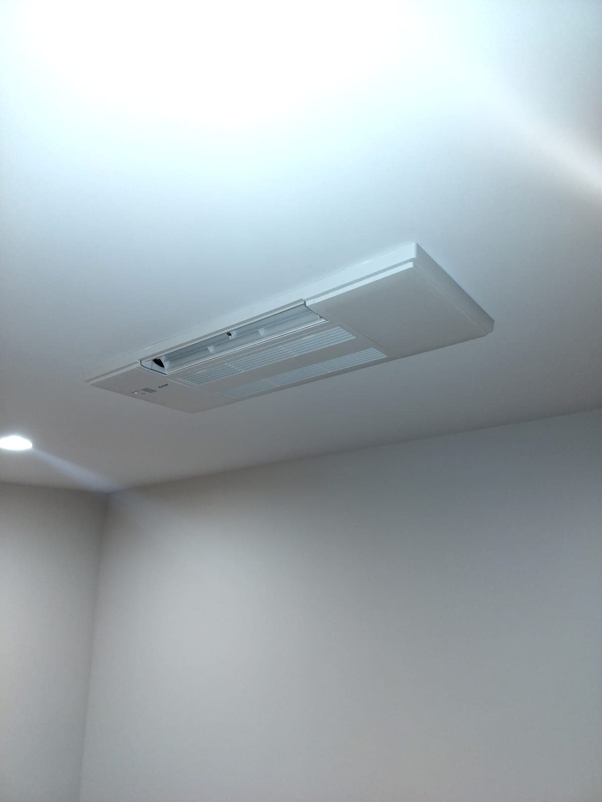 Mitsubishi Electric ductless mini split indoor unit installed in a North Shore home